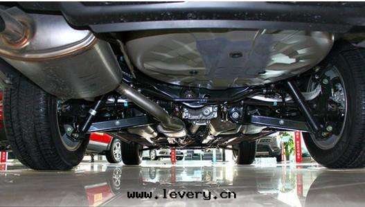 【車境界學(xué)堂】高(gāo)温(wēn)天气(qì)做好(hǎo)汽車橡胶(jiāo)件(jiàn)——輪胎皮(pí)带(dài)保養