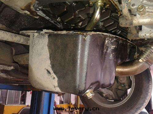 【車境界學(xué)堂】这(zhè)幾(jǐ)个(gè)地(dì)方(fāng)特(tè)别容易漏油(yóu)