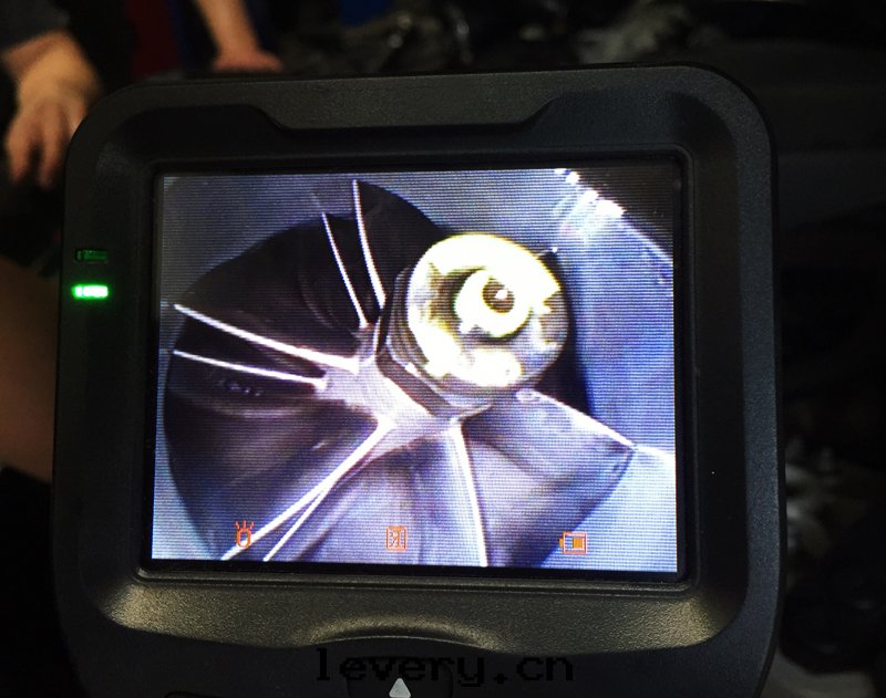 渦輪增壓器的(de)潤滑方(fāng)式，确實(shí)要勤换機(jī)油(yóu)機(jī)濾，定(dìng)期清(qīng)洗